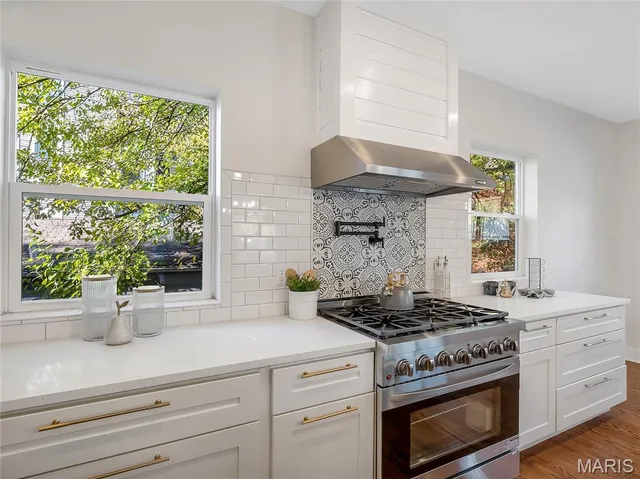 $1,175,000 | 633 North Forest Avenue, Webster Groves, MO 63119