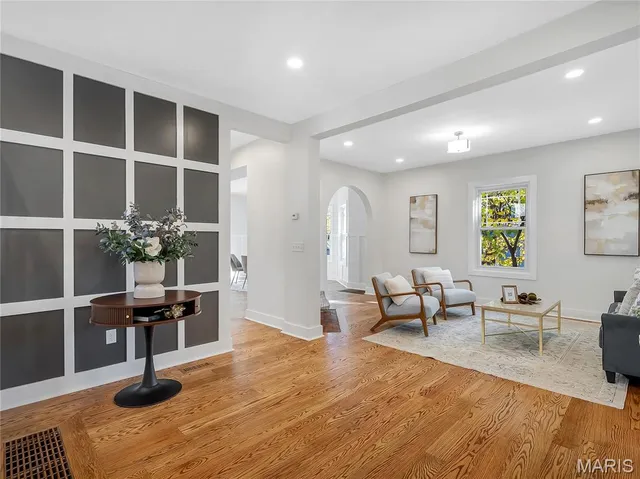 $1,195,000 | 633 North Forest Avenue, Webster Groves, MO 63119