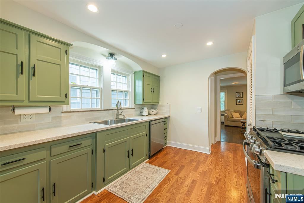 77 Forest Hill Road West Orange, NJ 07052 - Photo 12 of 45