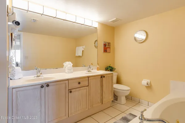 $3,200 | 555 Harrison Avenue, Unit 402, Cape Canaveral, FL 32920