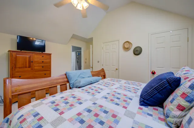 $799,900 | 6 Excalibur Court, Unit 37, Naples, ME 04055