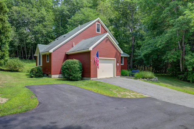 $799,900 | 6 Excalibur Court, Unit 37, Naples, ME 04055