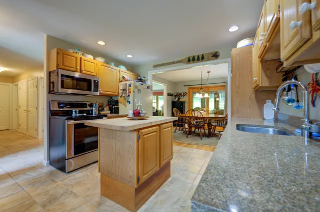 $799,900 | 6 Excalibur Court, Unit 37, Naples, ME 04055