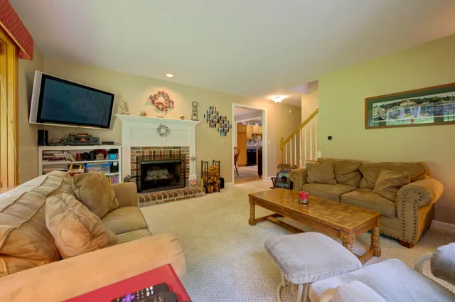 $799,900 | 6 Excalibur Court, Unit 37, Naples, ME 04055