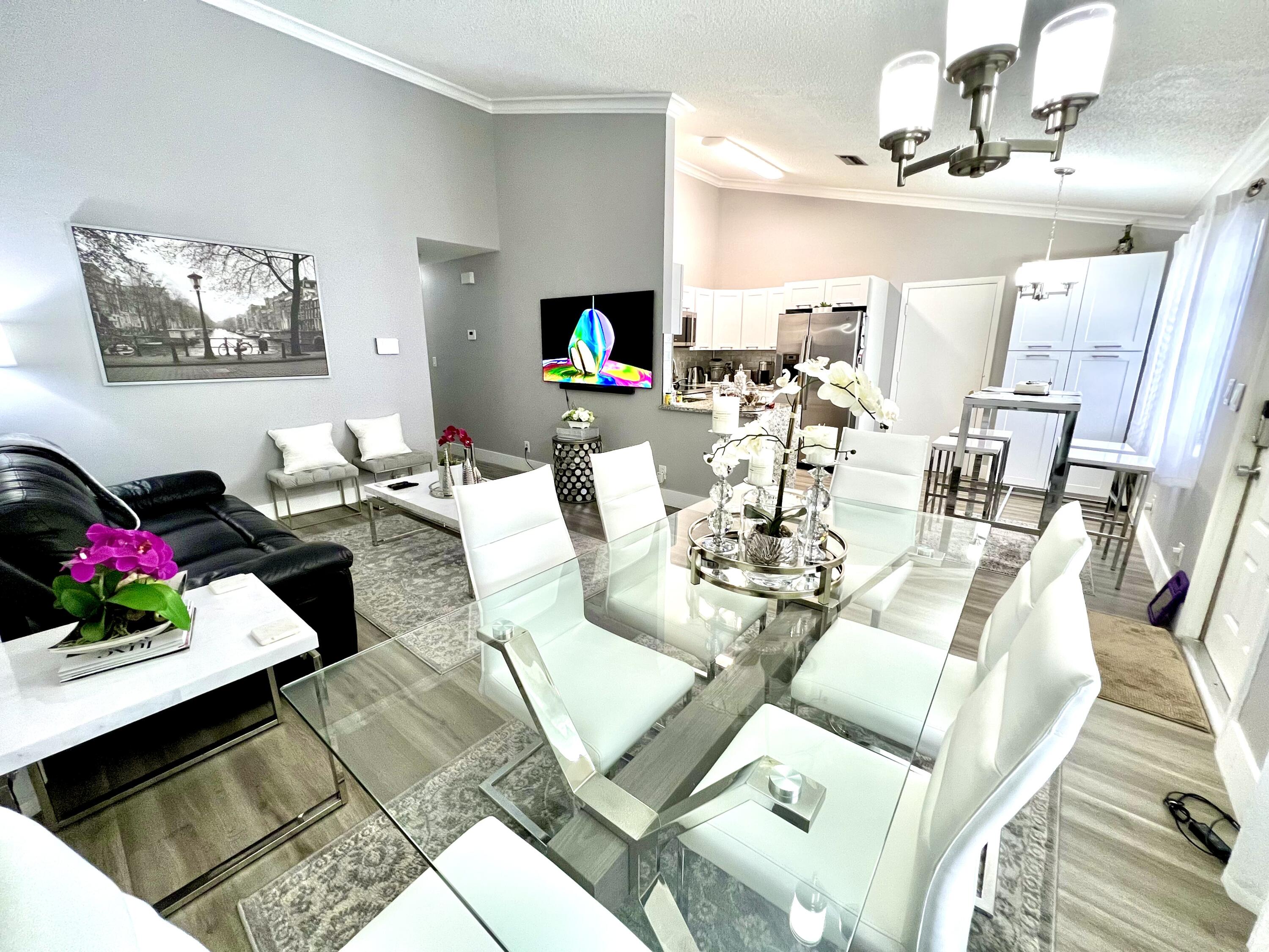 10545 Country Club Terrace Boca Raton, FL 33428 - Photo 6 of 34 10545 - Living : Dining : Kitchen