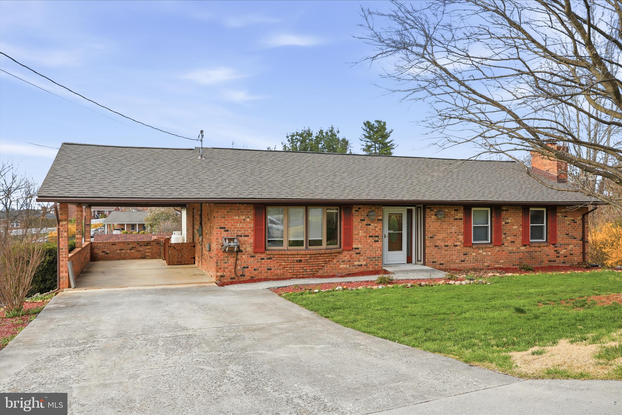 20 Gloucester Road Front Royal, VA 22630 - Photo 41 of 43 a front view of a house with a yard and garage