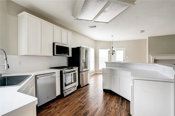 $2,400 | 4822 Silverlake Drive, Sugar Land, TX 77479