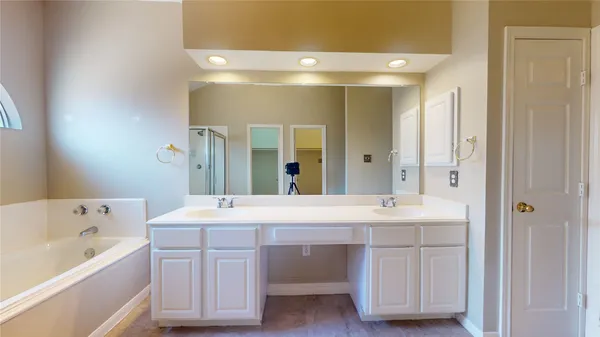 $2,400 | 4822 Silverlake Drive, Sugar Land, TX 77479