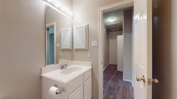 $2,400 | 4822 Silverlake Drive, Sugar Land, TX 77479