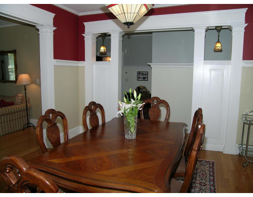 185 Rawson Road, Unit 3 Brookline, MA 02445 - Photo 8 of 18 a dining room with furniture and window
