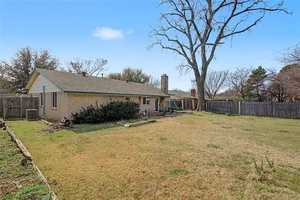 $325,000 | 2009 Charleston Drive, Bedford, TX 76022
