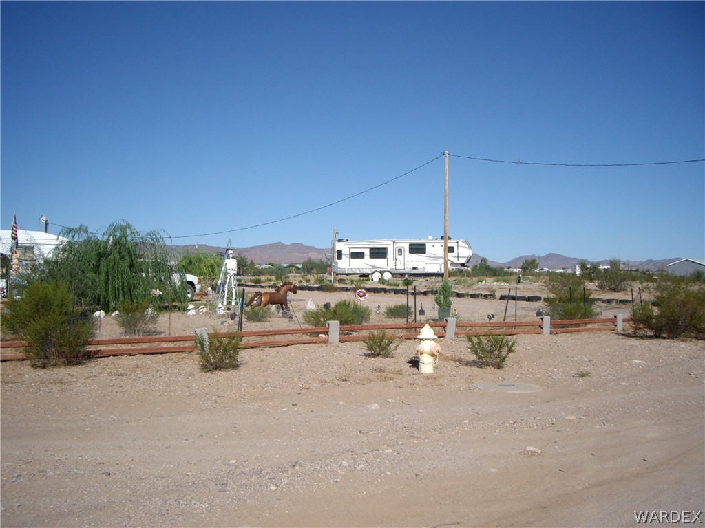885 Eloy Road Golden Valley, AZ 86413 - Photo 3 of 6