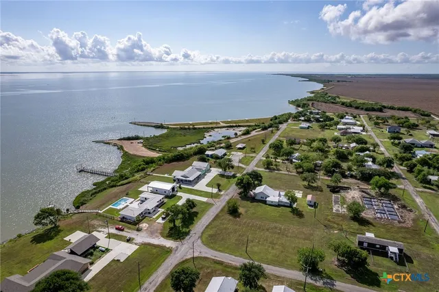 $225,000 | 512 McDowell Street, Austwell, TX 77950