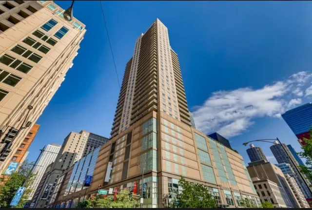 $3,500 | 545 North Dearborn Street, Unit 2510, Chicago, IL 60654