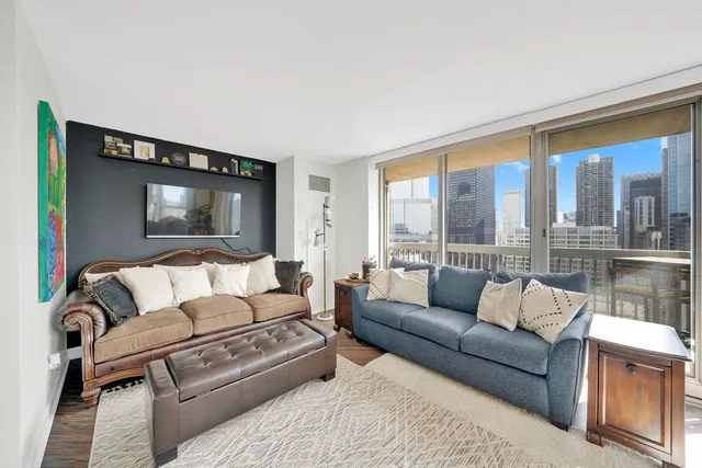 $3,500 | 545 North Dearborn Street, Unit 2510, Chicago, IL 60654