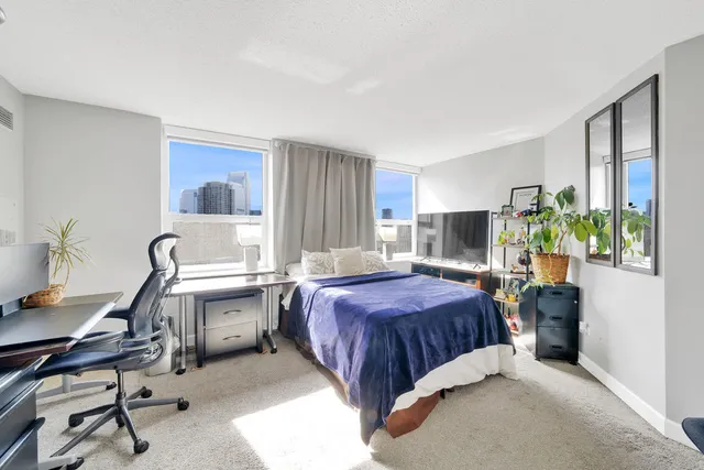 $3,500 | 545 North Dearborn Street, Unit 2510, Chicago, IL 60654