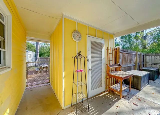 $174,900 | 2006 Karen Lane, Tallahassee, FL 32304