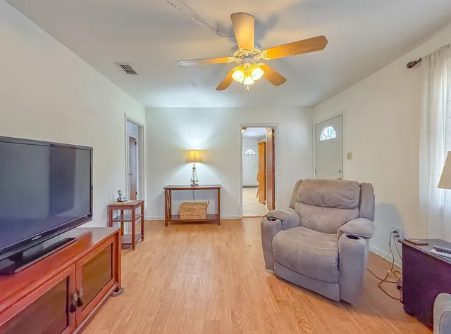 $174,900 | 2006 Karen Lane, Tallahassee, FL 32304