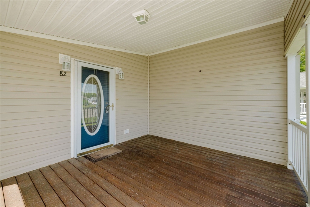 82 George's Loop Raynham, MA 02767 - Photo 4 of 42