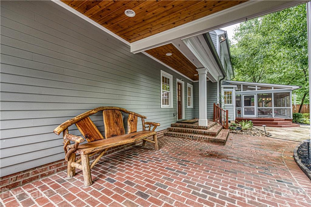 3800 River Ridge Road Charlotte, NC 28226 - Photo 47 of 48 a view of sitting area in front of house