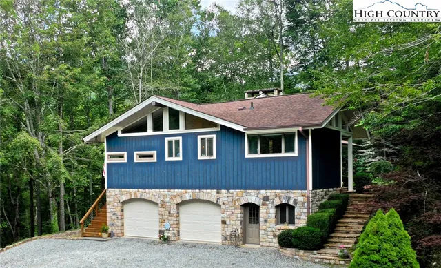 a view of outdoor space yard and patio