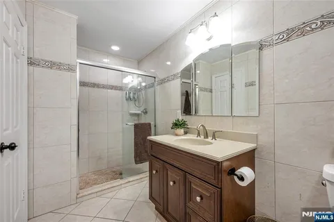 $880,000 | 57 Peach Hill Court, Ramsey, NJ 07446