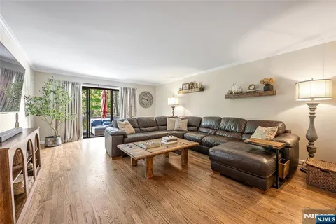 $880,000 | 57 Peach Hill Court, Ramsey, NJ 07446