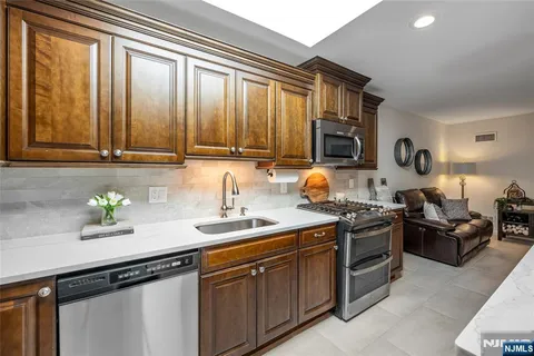 $880,000 | 57 Peach Hill Court, Ramsey, NJ 07446