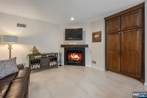 $880,000 | 57 Peach Hill Court, Ramsey, NJ 07446
