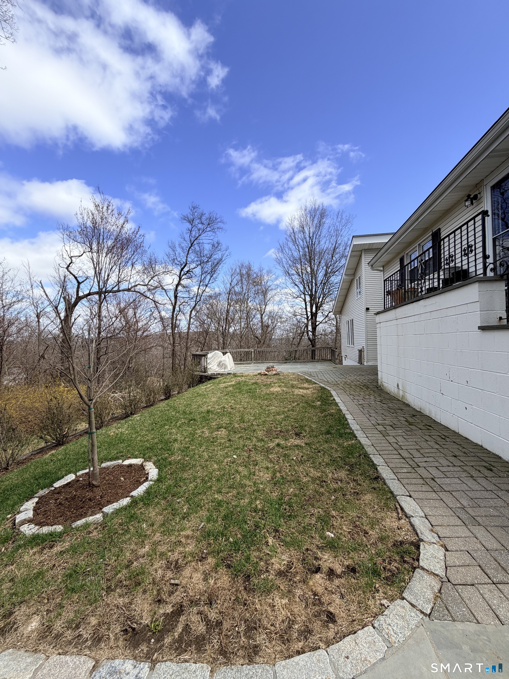 39 Candle Hill Road New Fairfield, CT 06812 - Photo 8 of 40