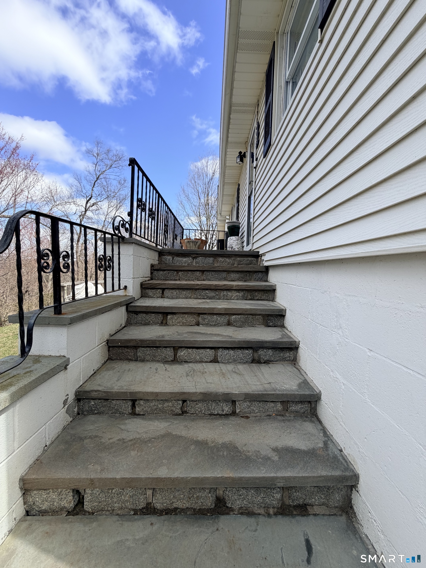 39 Candle Hill Road New Fairfield, CT 06812 - Photo 9 of 40