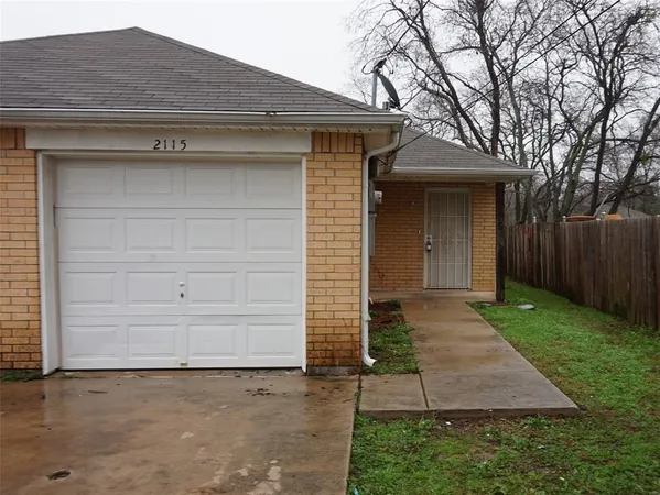 $1,450 | 2113 R W Bivens Street, Unit 2115, Fort Worth, TX 76105