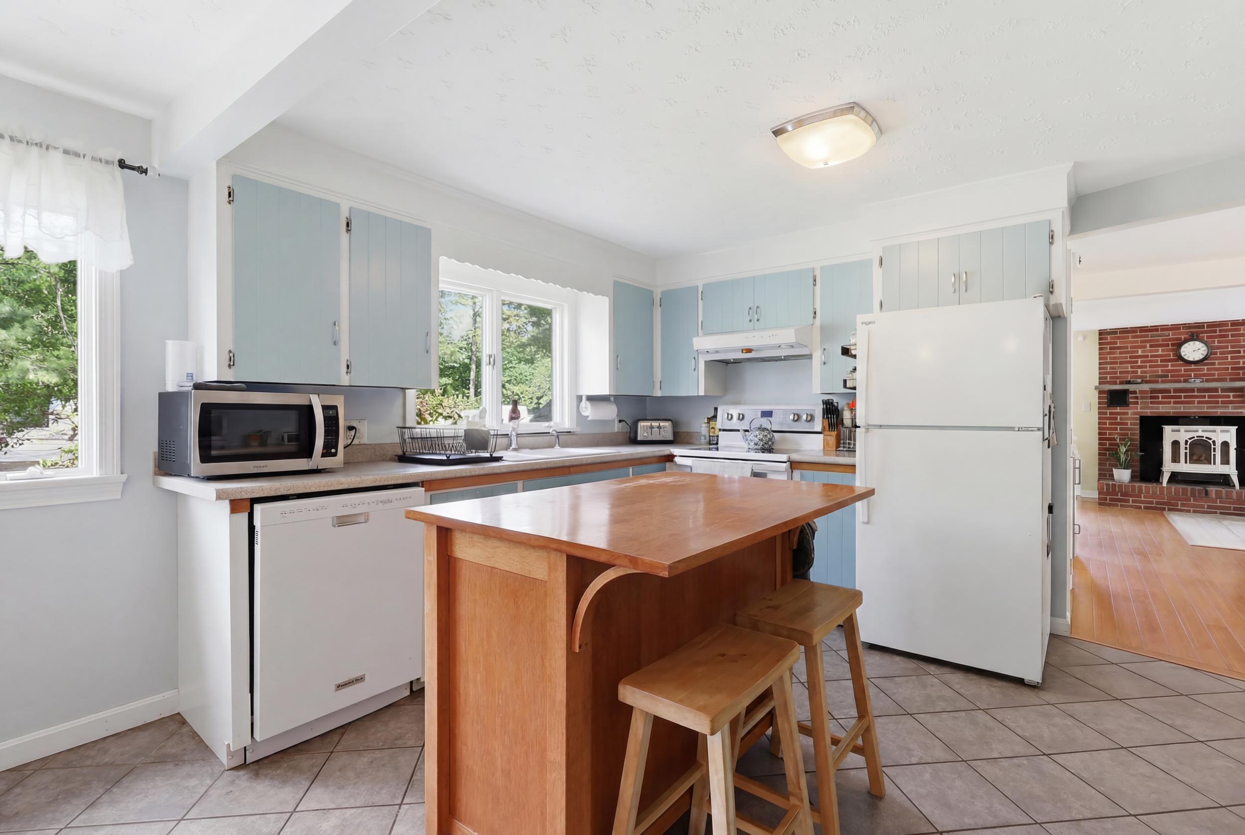11 Cascade Road Old Orchard Beach, ME 04064 - Photo 13 of 57