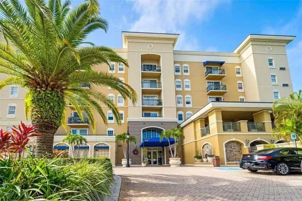 $2,400 | 1064 North Tamiami Trail, Unit 1304, Sarasota, FL 34236