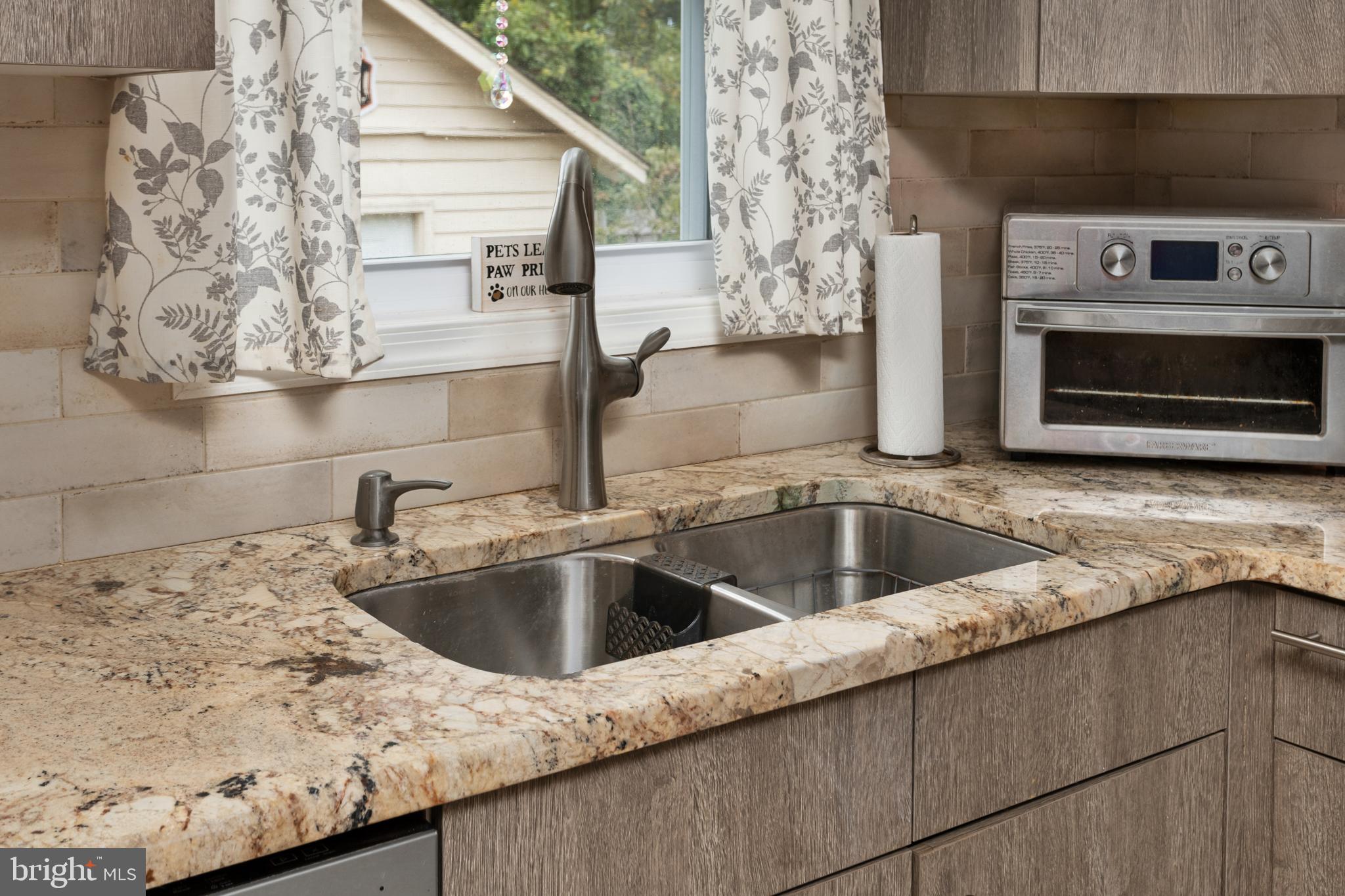 33 Madison Avenue Hamilton, NJ 08619 - Photo 15 of 37 Double Sink