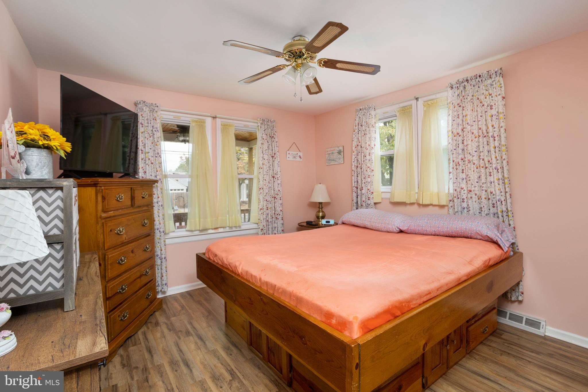 33 Madison Avenue Hamilton, NJ 08619 - Photo 16 of 37 Main Bedroom - Main Level