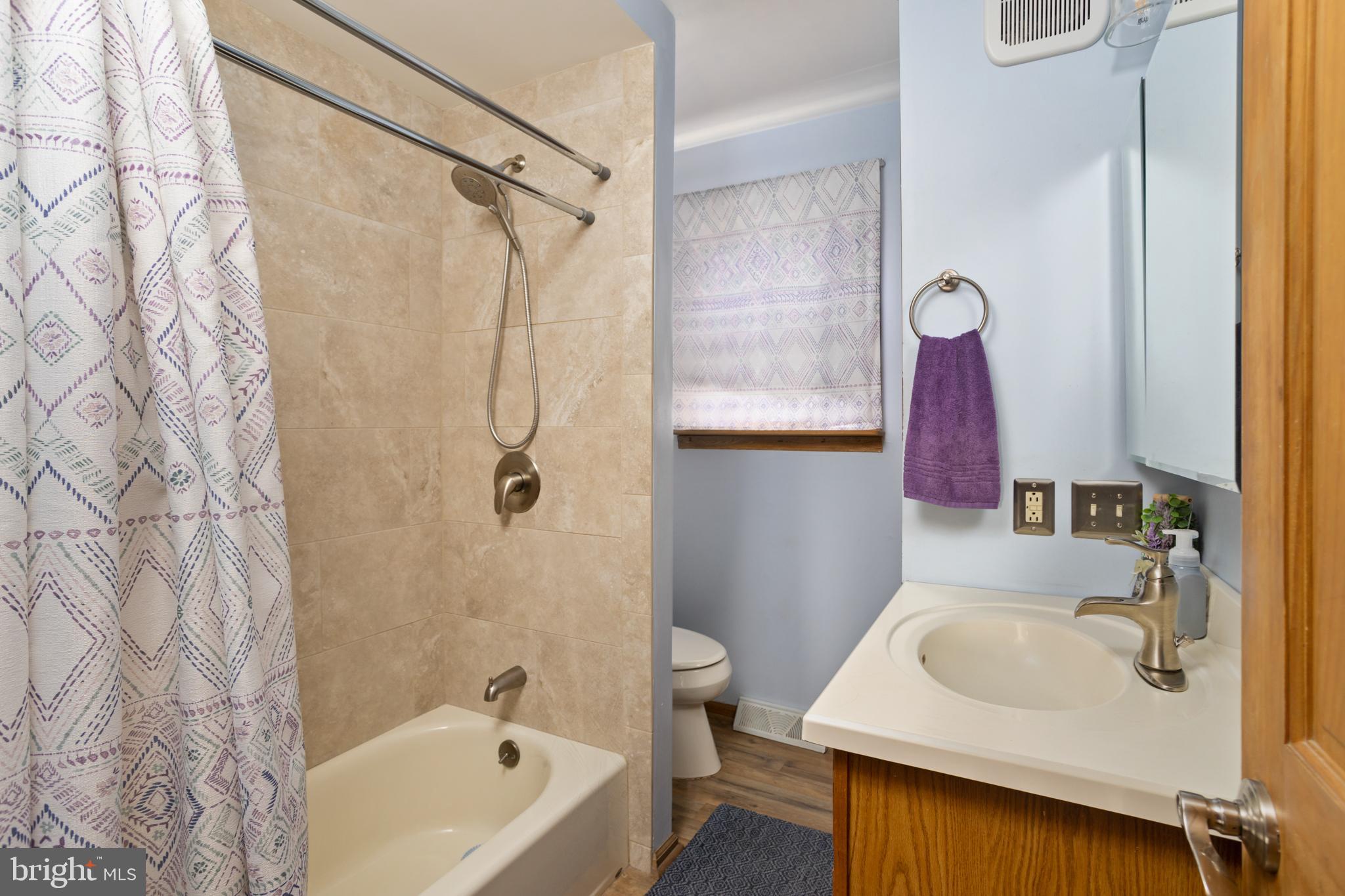 33 Madison Avenue Hamilton, NJ 08619 - Photo 18 of 37 Main Bathroom - Main Level