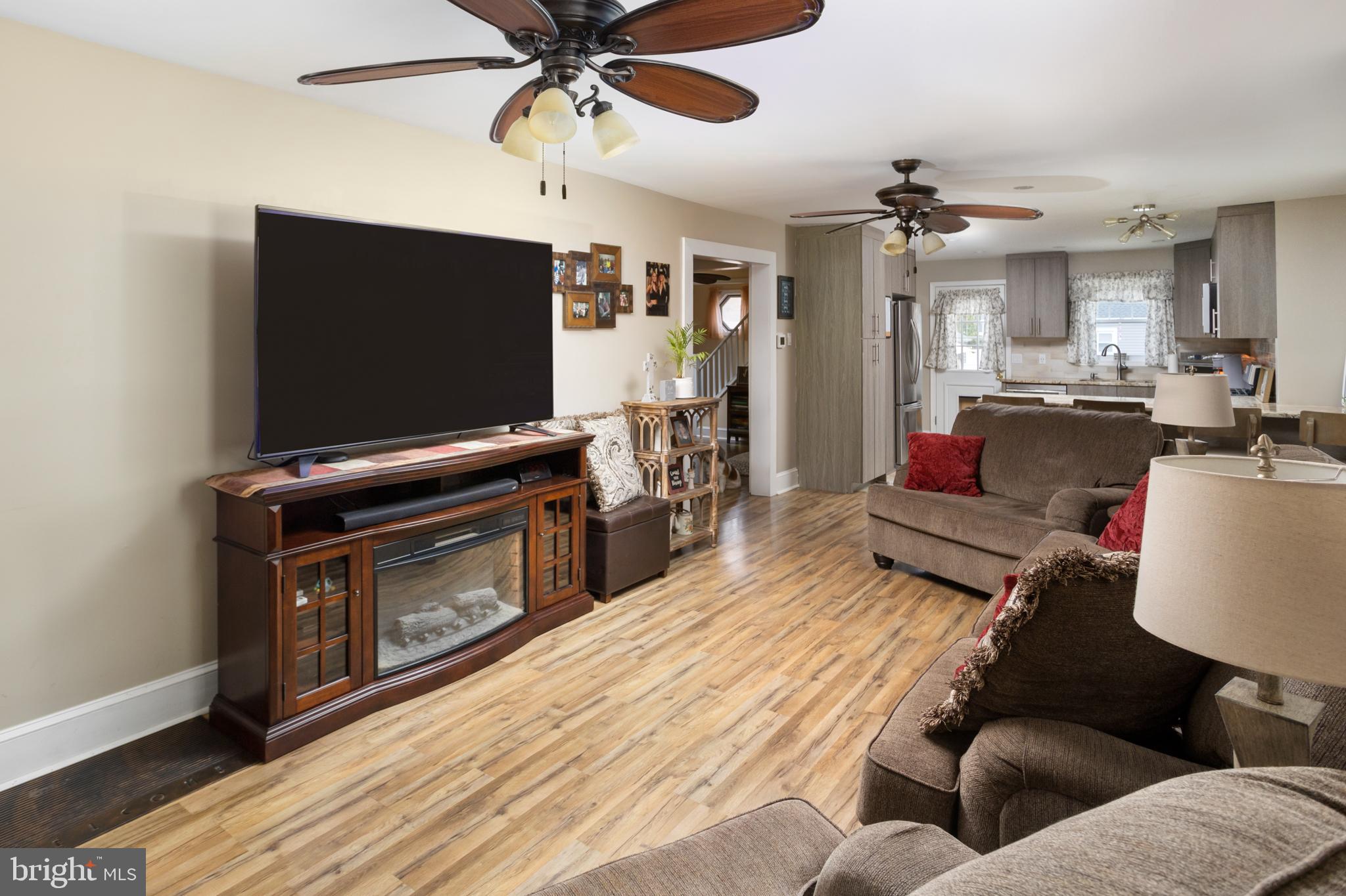 33 Madison Avenue Hamilton, NJ 08619 - Photo 8 of 37 Living Room
