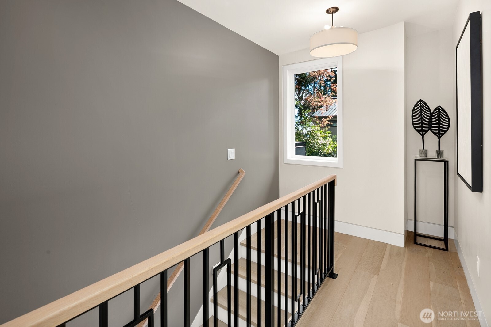3949 West Barrett Lane Seattle, WA 98199 - Photo 12 of 33