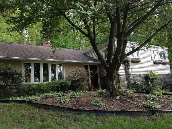 $778,500 | 492 Howellville Road, Berwyn, PA 19312