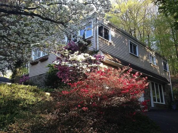 $778,500 | 492 Howellville Road, Berwyn, PA 19312