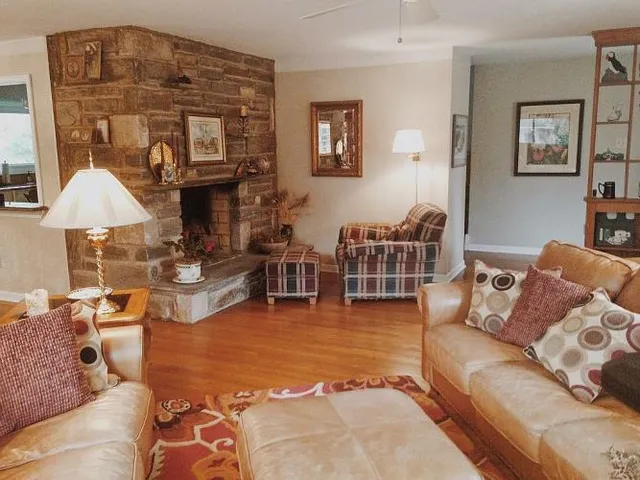 $778,500 | 492 Howellville Road, Berwyn, PA 19312