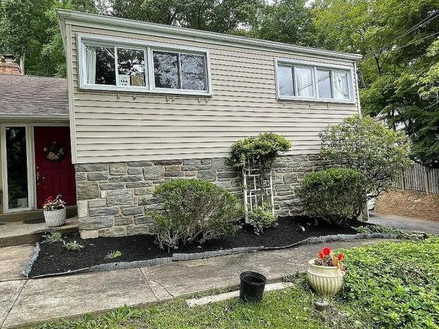 $778,500 | 492 Howellville Road, Berwyn, PA 19312