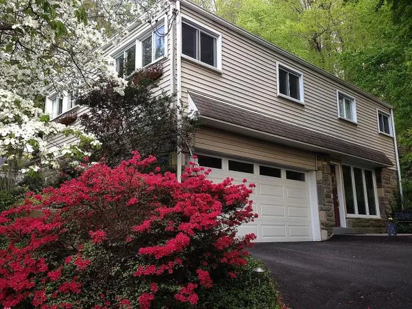 $778,500 | 492 Howellville Road, Berwyn, PA 19312