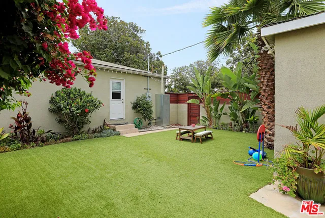 $5,000 | 11333 Culver Boulevard, Los Angeles, CA 90066