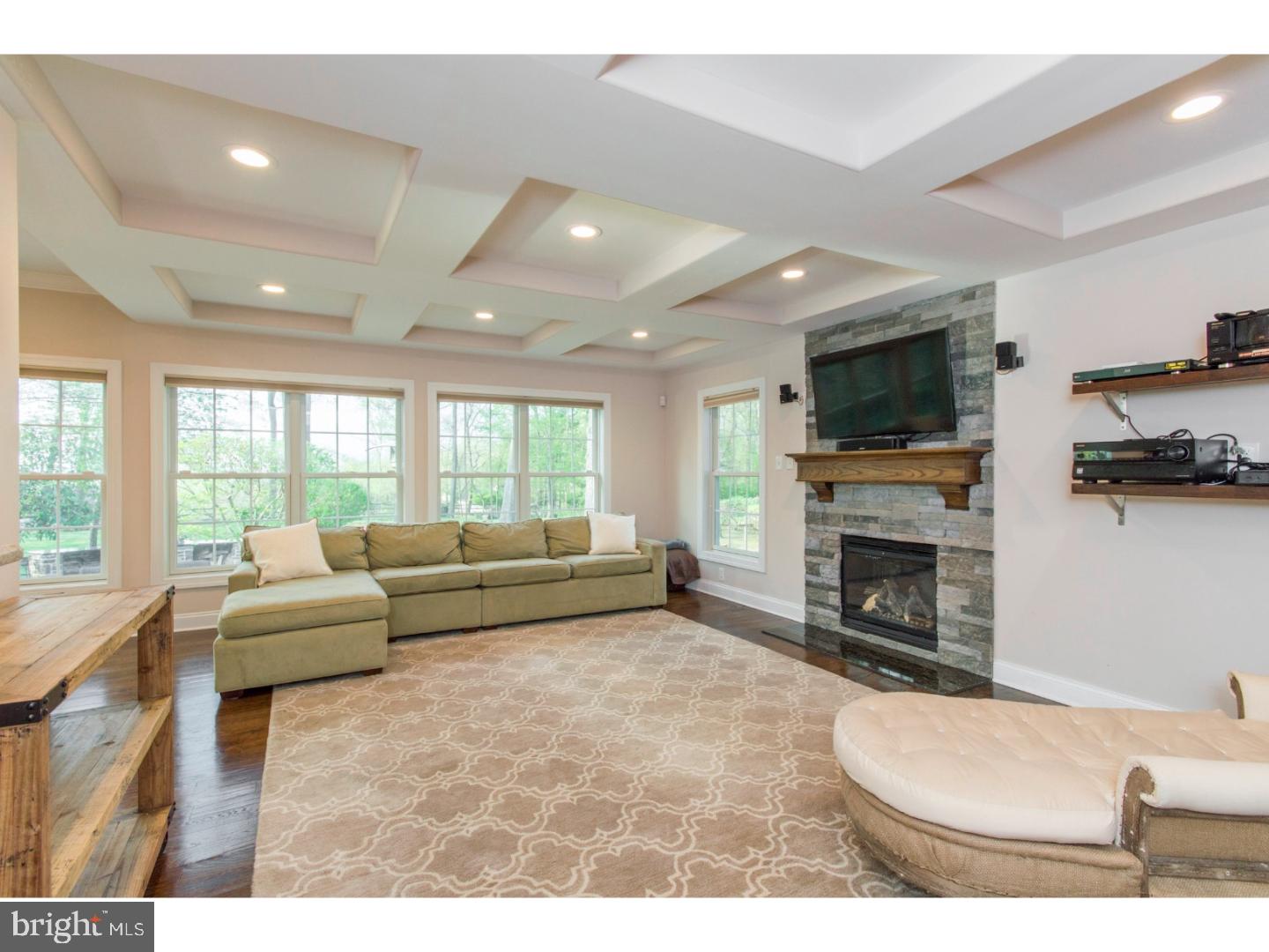 678 Knox Road Wayne, PA 19087 - Photo 9 of 25 Living Room