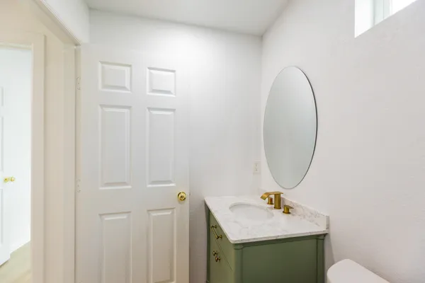 $299,900 | 910 West 4th Street, Taylor, TX 76574