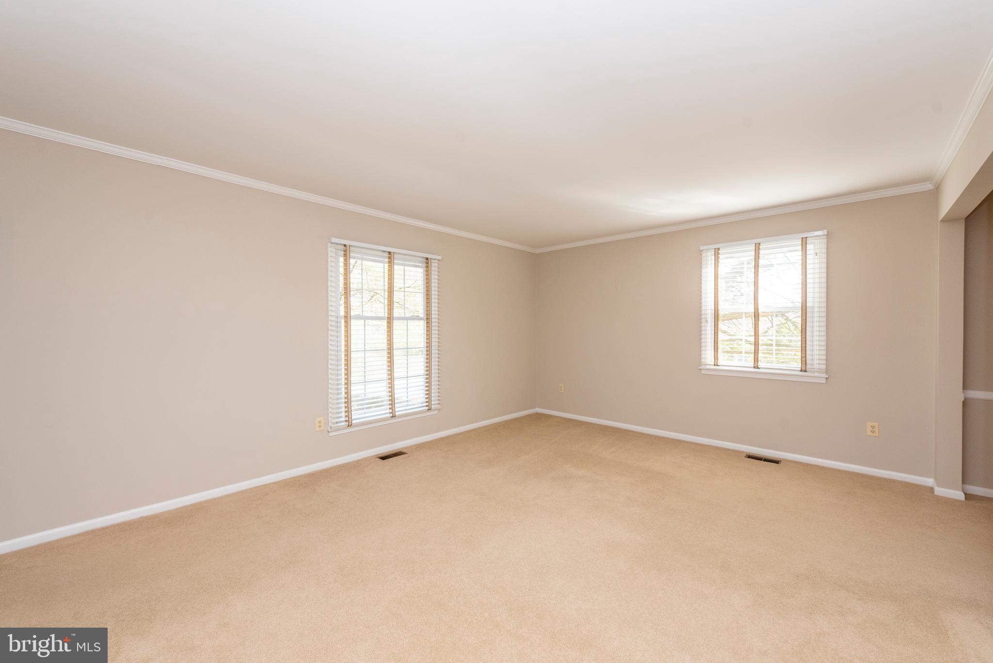 9461 Dunloggin Road Ellicott City, MD 21042 - Photo 3 of 44 Living Room
