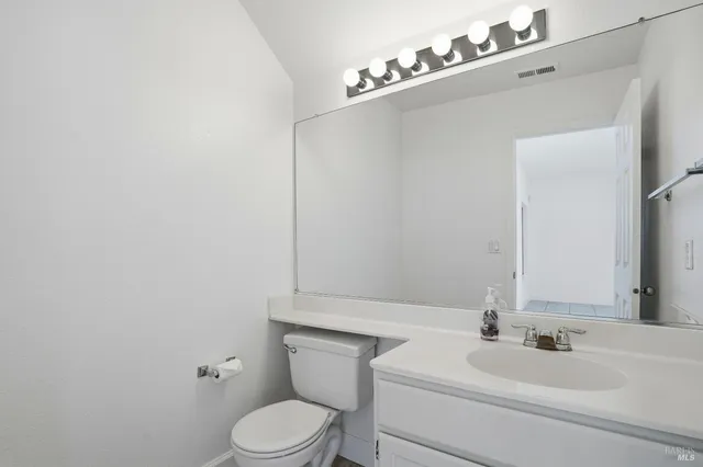 $842,000 | 1997 Rainier Circle, Petaluma, CA 94954