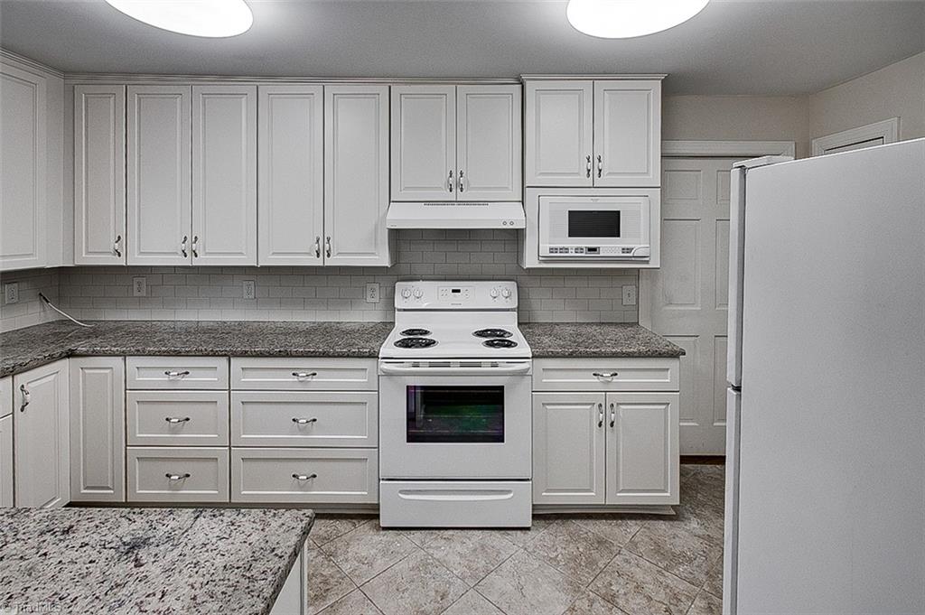 621 Mountain Road Asheboro, NC 27205 - Photo 15 of 45 Kitchen